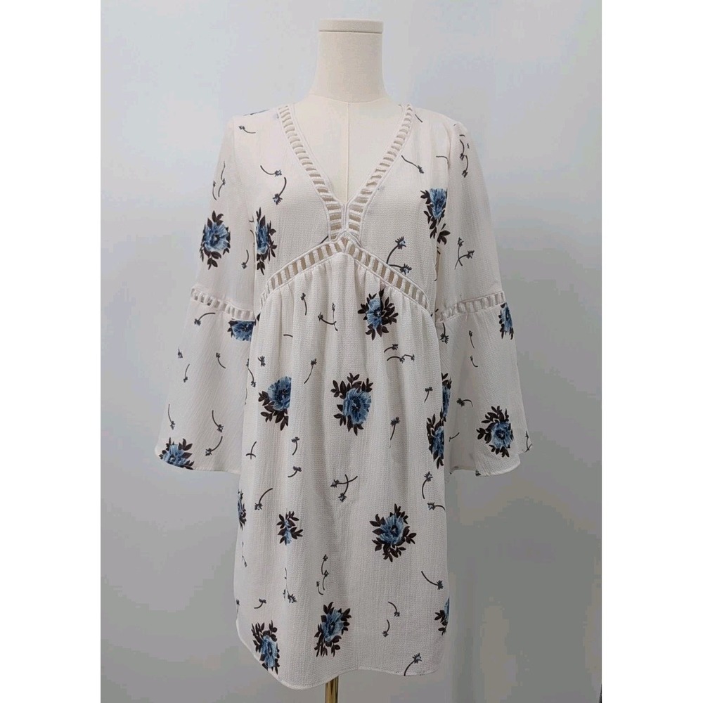 Entro White Floral Boho Dress Size M Bell Sleeve Western Festival Romantic